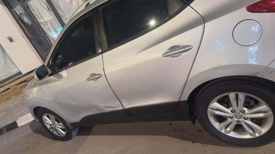 سلام عليكم توسان للبيع او مراوس موديل 2013 امريكي 2000 كير at ماشية 100 سيارة 3 قطع بنيد وجاملغ وباب جهة السايق 
وجهة السايق بيهة ملاحضات كدامكم  سعر 123 مكاني حلة رقمي ***********
