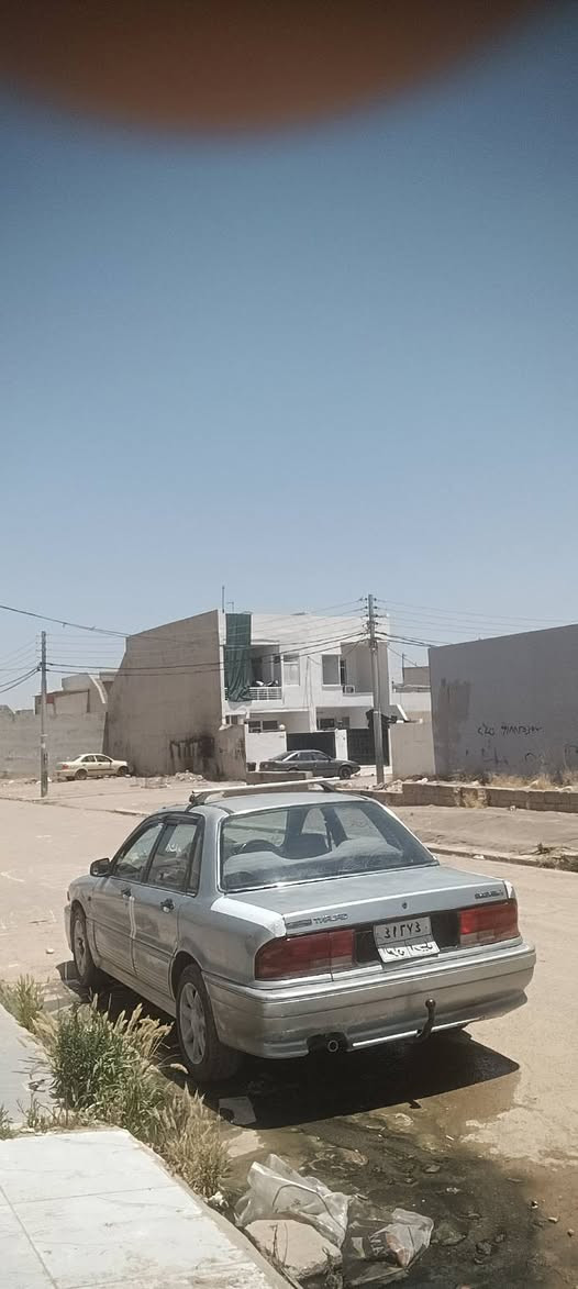 مستەربۆشی گلاند مۆدێل 1991مەکینە 37 سەیارەیەکە مالی دۆستە بێ کێشەو بێ مەسرەف گێر و مەکینە و بەناوکردن بەشەرتە بەس بەدەنەی گۆراوە.لێدرانی لە سەکن کەمەکی هەیە تەبرید مەرکەزی چوار جام کارەبای سعری 39مەجال *********** أربيل, العراق
