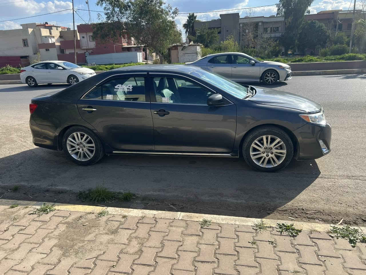 كامري للبيع موديل 2012كندي
جامربغ وبونيد مبدل بيه بدون دواخل 

تخم تاير جديد سياره بدون نقص 

رقم سليمانيه بطاقه بانزين بيه 

لون نفطي استفسار اتصال ***********
