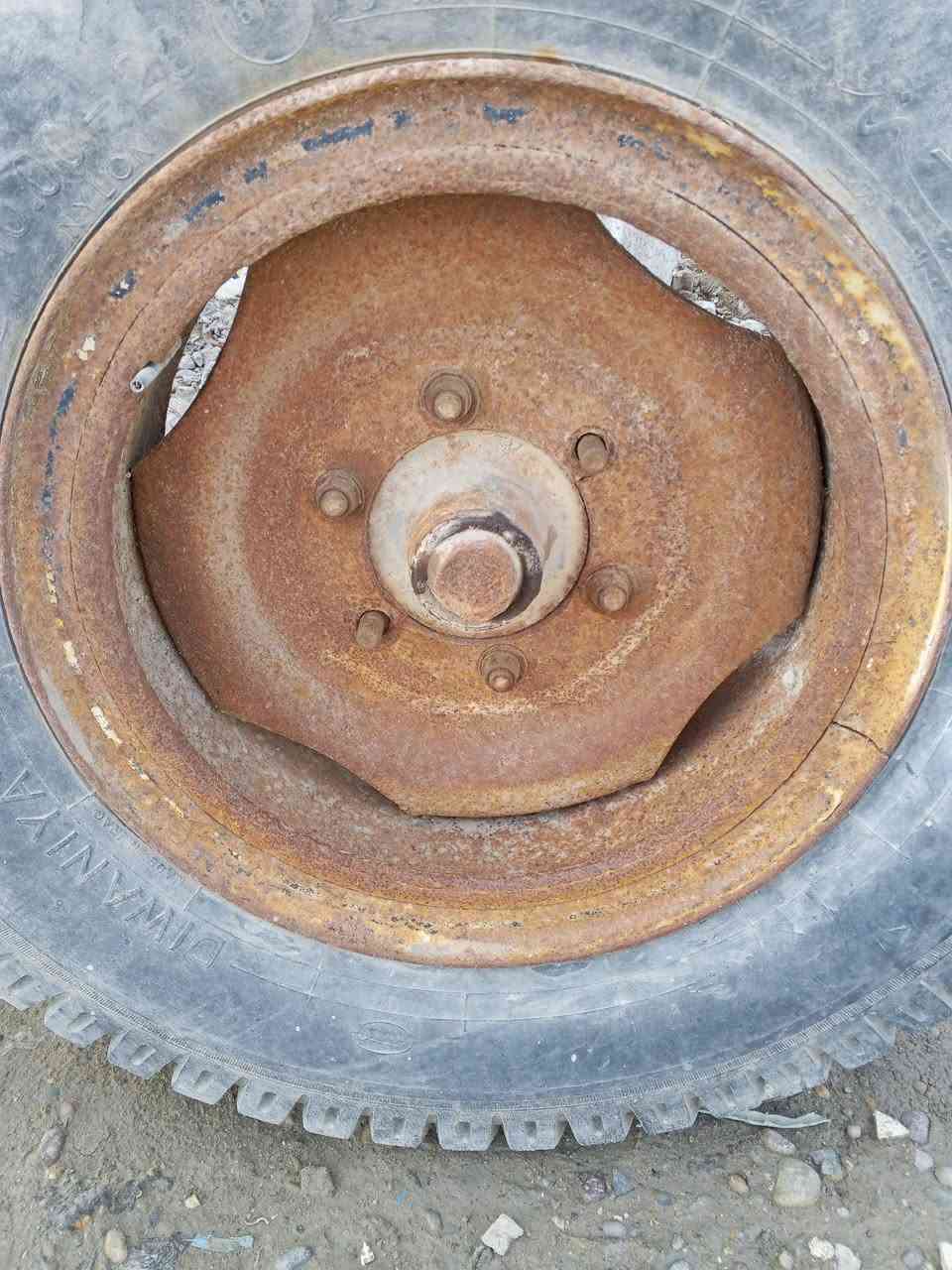 سلام عليكم للبيع وياله بلاديات حجم 20 مال مقطوره مال عربانه اربع تايرات ومكاني بغداد الشعله اتصل على الرقم وبيك خير ***********
