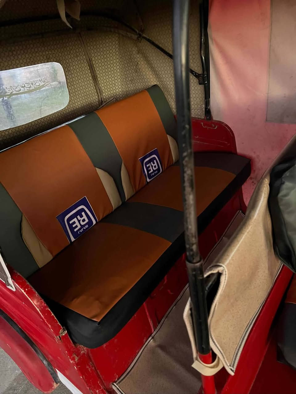 سلام عليكم
تكتك 2018 مرقمة رقم كليزي بسمي تحويل ثاني يوم
محرك خير من الله كلة جديد نكرة سلف كبل لشارع
كرهبائيات كلهة شغالة الكشر كدام عينك 
سعر 4800 وبيهة مجال قليل حك جية
شراي انتصل على رقم ***********
