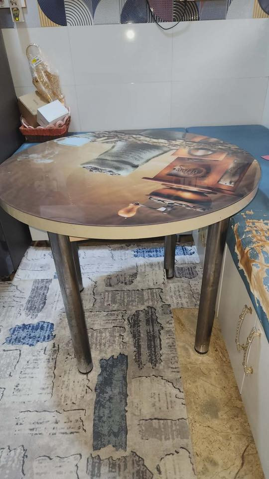 السلام عليكم عدنه اغراض مستعملة جديدات واكو بيهن استعمال قليل عنوانة خلف محطة حمورابي مقابيل المدهش جوه كل صوره التفاصيل والسعر 
***********
