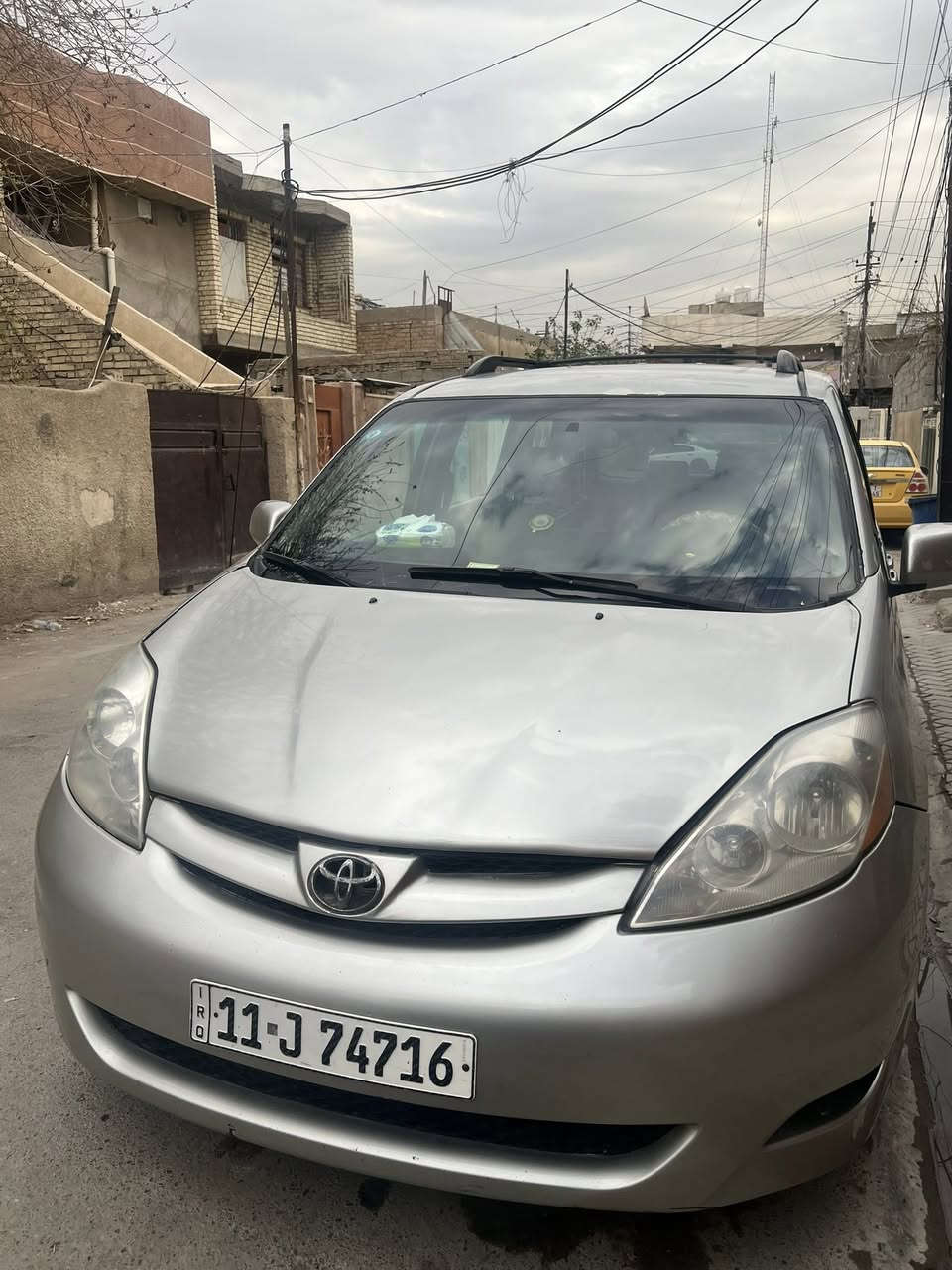 تيوتا سينا 2008
مكينه كير صدر شرط 
تبريد 3 قطع ثلج 
مكينه 3500 v6 اڤلون 
بأسمي بغداد  
ممشتغله خط سياره 
دوشمه جديده ارضيه جلد وقماره كنتاره جديده 
مكاني بغداد الزعفرانية  
عارضة ب105 بيه سونار سياره 
***********
