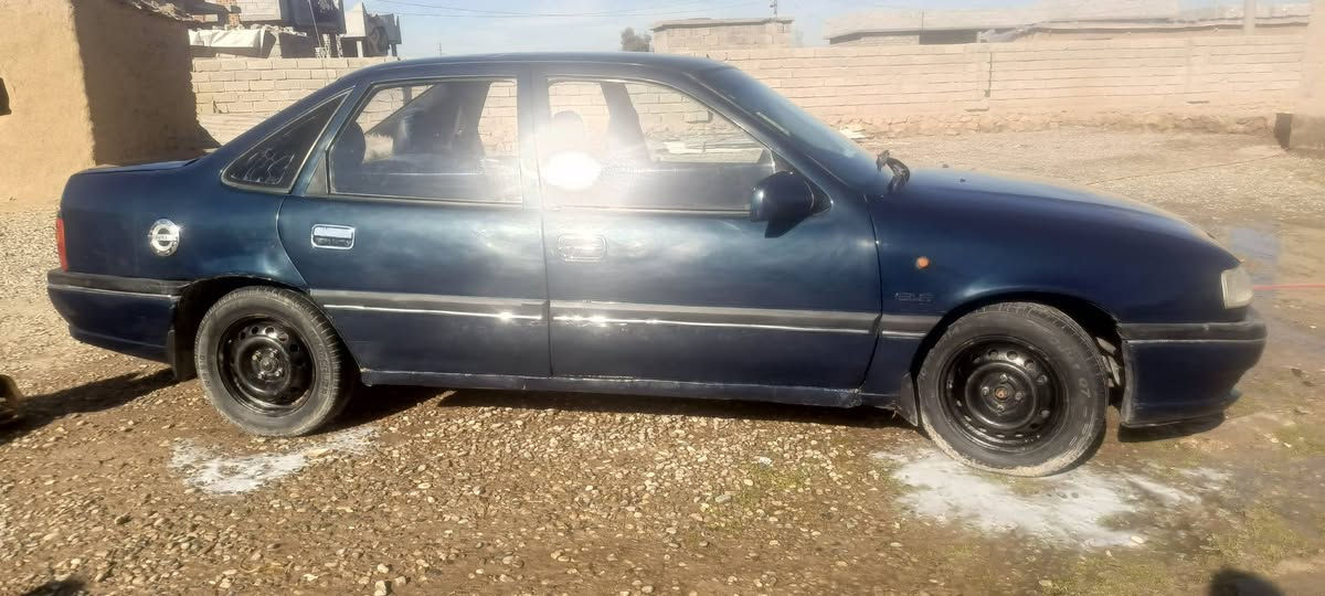 سلام عليكم اخواني اوبل حجم18 موديل 91 سياره فول نضافه شرط مصروف عليه سياره أحله من الصوره كلشيي شقال  دوشمه محرك كير شرط ويرمنيه  السعر 38 وبيه مجال عنوان موصل كسك ياره بسمي ***********وو***********
