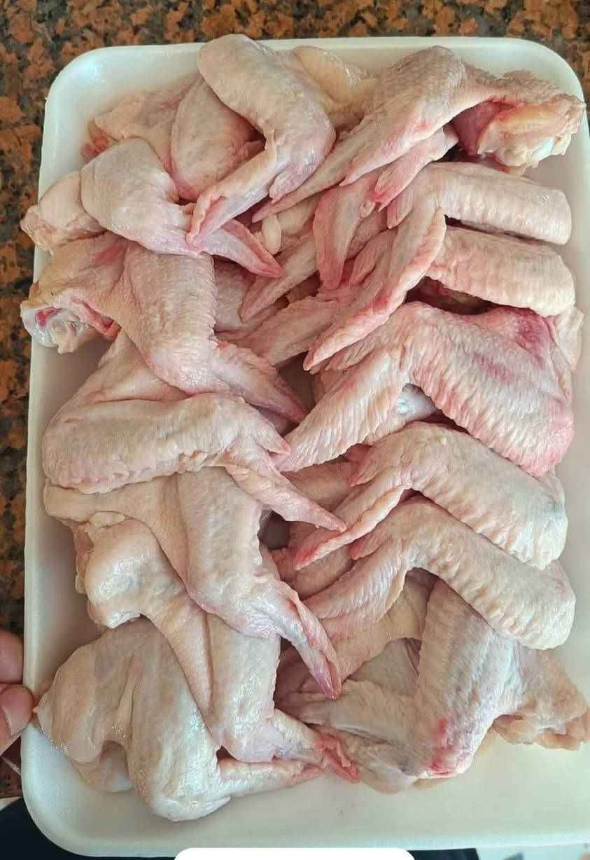 #مجزره_سعيد 
تدور على دجاج طازج ونظيف؟ تعال جرّب مجزرتنا وراح تشوف الفرق بنفسك 😍🔥
🔸 دجاج طازج يومي
#يوجد 
🔴دجاج حي كامل مع التنظيف والتقطيع 
🔴صدر دجاج  ب 6
🔴افخاذ ب 5
🔴اجنحه ب 5
🔴حواصل كبد ب 5
🔴قفص +  رقبه  كيلوين ب 5 
🔴افخاذ مسحب ب 6 
🔸 أسعار تناسب الكل
🔸 تعامل راقٍ وثقة من أول مرة
جربنا مرّة، وراح تصير من زباينّا الدائمين 🤝
📍 العنوان قرب #سيد_الاسعار_للسيراميك 
📞 للطلب أو الاستفسار دز رسالة أو اتصل بننا
***********..  ... *********** 
🐔 #مجزره_سعيد لبيع الدجاج.. الحي 
النظافة عنوانّا 🐔
#دجاج_طازج مجزره سعيد
بأدارة سعيد الخالد
***********
