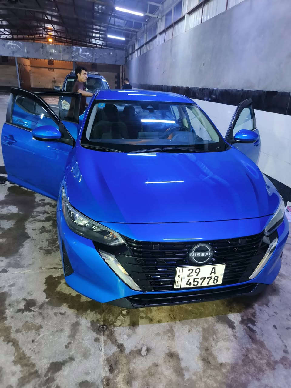 السلام عليكم ˛ يا الله
للبيع نيسان سنترا موديل 2024 وارد امريكي

المواصفات: 

فئة SV لون ازرق جويتي المميز

بصمة تشغيل ،ودخول ذكي بصمة ابواب . 

رادار امامي وخلفي وجوانب. 

كاميرا خلفية دوار . 

حساسات. 

نقطة عمياء. 

مانع انزلاق. 

فول تحكم استيرن. 

نظام ECO. Sport. Normal

نظام توقف ذاتي . 

شاشة تدعم carplay 

تحديد مسار

مثبت سرعة

محرك 2000cc

حساسات ضغط الهواء 

ومواصفات هواي بيه غنيه عن التعريف

شاصي السيارة سليم 100%100 شرط الفحص. 

السيارة حادثه الباب الخلفي مبدل اصلي موتجاري ارباك فقط برده  
صور الحادث مرفوقه بل المنشور

سيارة عَنْ تجربة بيها سلاسة بالقيادة وثبات بالشارع وصرفية بانزين ابدًا مابيها وبانزين عـاديّ بدون ﺎَيّ دوانز 

السياره معقوقين واسط 

مبدل هايدروليك الكير ودهن المحرك 

للاستفسار عن السيارة الاتصال على الرقم او مراسلة عن طريق الواتساب السعر 140

***********
