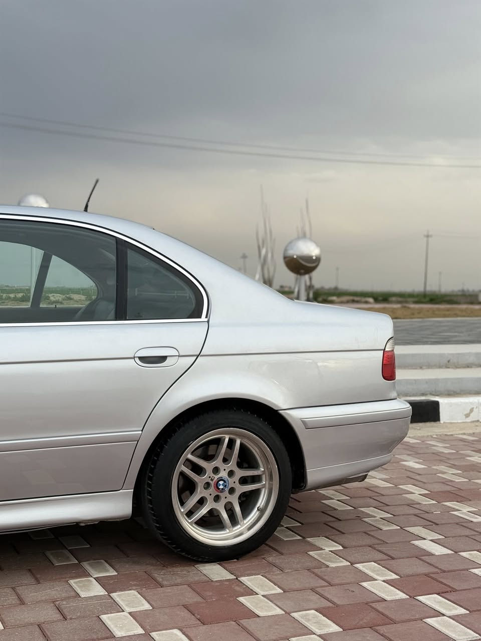 اللهم صلي على محمد وال محمد
السلام عليكم
الله يعمر حلالكم وحلالي 
صقر 2000 
544i 
داينمو مي 
رقم بغداد ب اسمي 
ورقم مميز 4 ارقام 
وشبة ؏ حجم السيارة
فول وارد يابان 
غرفة كهرباء كاملة وكشنات M
بردة خلفية كهرباء 
دبل تلفون 
دبل اضائة قراءة
دبل مسجل وتحكم بردة خلفية VIP
مكينة صفر ممشاها قليل
صدر امامي خلفي جديد
مصبوغة عام اثر جراد
لا حادث ولا طخة الفضل  مـטּ الله 
السيارة كدام عينكم صلو على محمد قبل كلشي

قبل كلشي فدوه لعمرك اذا مو شراي لتتصل علية فدوه اروحلك 
لتفاصيل اكثر  واتساب واتصال
*********** مكان السيارة سامراء 
اترجاك مو شراي لا تخابر وتعامل
