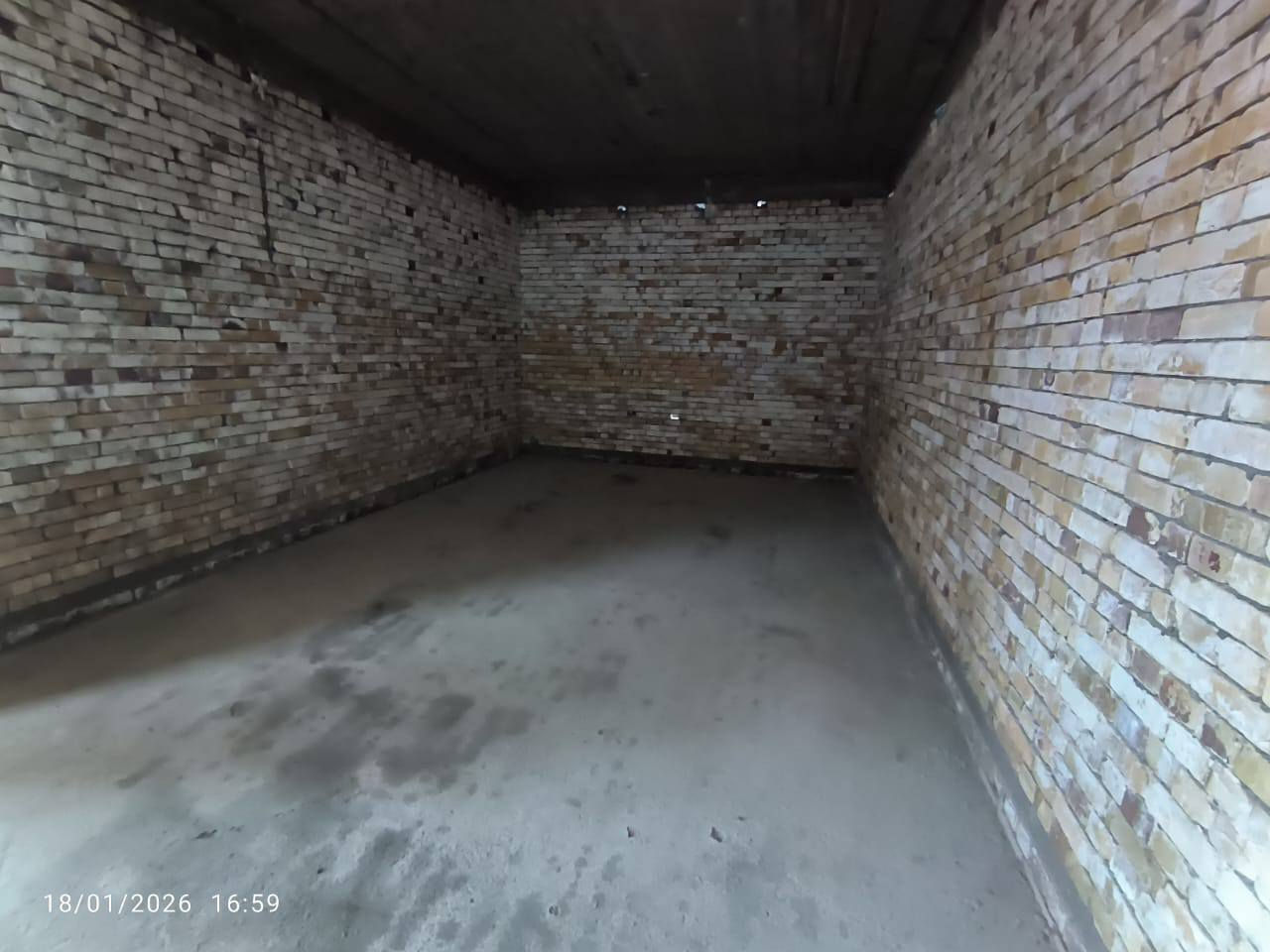 بيت +محلات للبيع زراعي منطقة كرادي شارع 30 ركن مساحة 300م كافة خدمات الاتصال ***********
