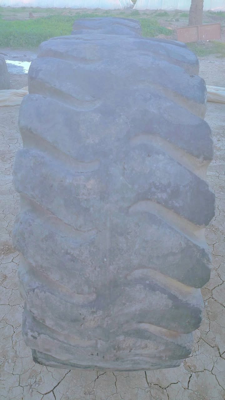 تايرات شفل 80 للبيع الحجم 20.5.25 ياباني
للتواصل ***********
