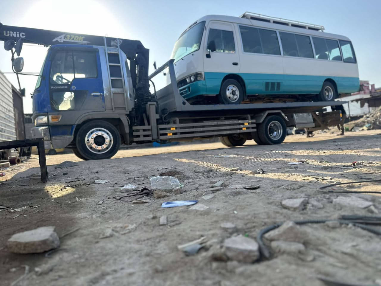 سلام عليكم هينو انكر فحل سياره جديده ثلاث سلايتات مخالف يونك سطحيه تسكام جديد بوكس سحب مال بدي 20طن سياره مكينه كير حداديه شاصي عريض للاخير تخم تايرات الاستفسار ***********غير متواجد على فيس
