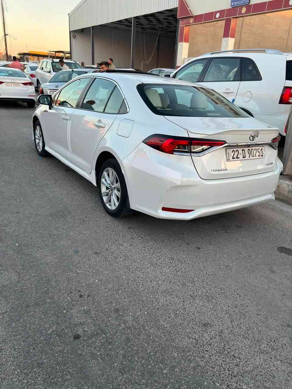 كورلا ساز موديل 24 
       بيها بارد بمقدمة البنيد موضحه بالصوره
* ✅ محرك 1.8 لتر 4 سلندر.
* ✅ ناقل حركة أوتوماتيك CVT.
* ✅ فتحة سقف.
* ✅ مصابيح LED أمامية وخلفية.
* ✅ جنوط ألمنيوم قياس 16 إنش.
* ✅ كاميرا خلفية.
* ✅ حساسات ركن أمامية وخلفية.
* ✅ شاشة وسطية مع Bluetooth وApple CarPlay/Android Auto (بحسب الفئة).
* ✅ مثبت سرعة.
* ✅ نظام مانع الانزلاق والثبات الإلكتروني (VSC).
* ✅ وسائد هوائية ونظام ABS ومساعد صعود المرتفعات.
* الفرملة التلقائية (التوقف الذاتي).
* التحذير من مغادرة المسار وتحديد المسار
       السعر 160 بيها مجال
    للتواصل على الواتساب 
      ***********
