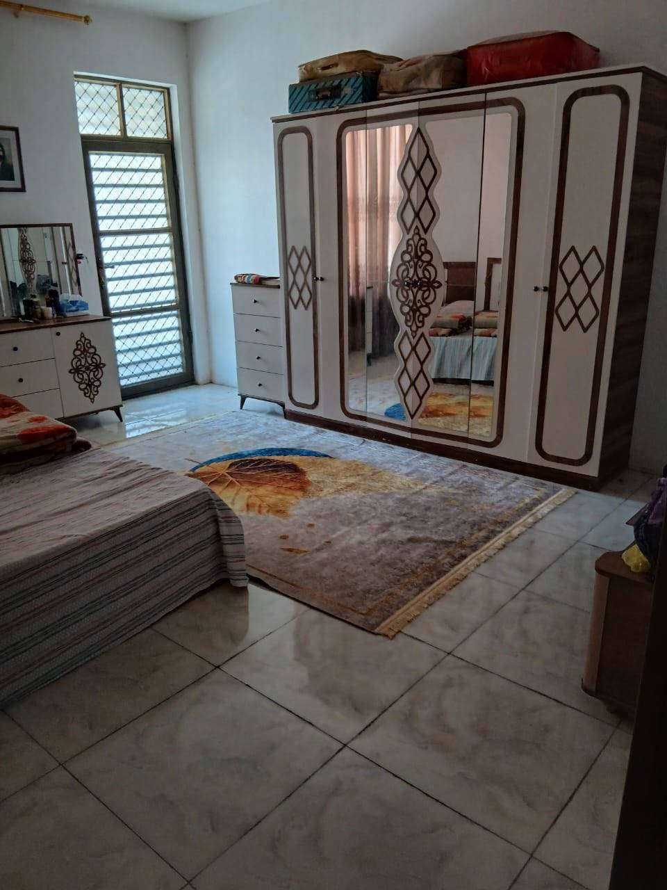 السلام عليكم
السلام عليكم

بيت للبيع مساحة 100 الواجهة 5 النزال 20 بناء 

سنة 2022 الطابق الأول أستقبال +صالة + حمام + غرفة نوم 

الطابق الثاني غرف كبيرة عدد 2 +صالة 

 العنوان : البلديات شارع الحشد مقابل ألامن العامة 

السعر 340 مليون قفل 

للأستفسار ***********
