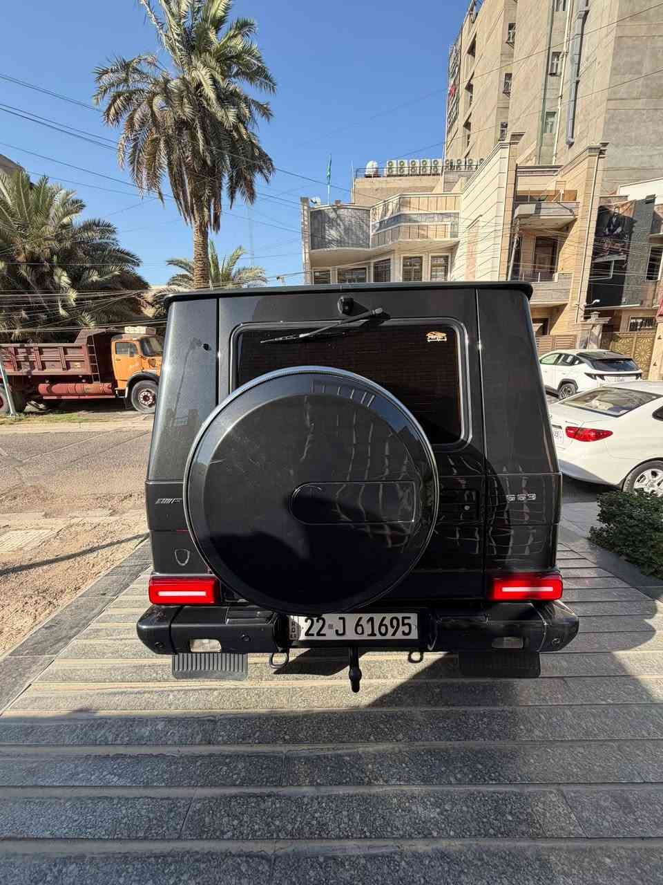 مرسيدس AMG G63 للبيع فقط
موديل :2013 بلاد بدون تحديث
ماشية 123 ألف مايل.
نظيفة جداً من الداخل والخارج.
ما بيها أي حادث سابق بيه كلير صندوق وبنيد فقط وصارف عليه و ما محتاجة شي السياره فول مواصفات وجي معرف موصفاته 
مكينة 5.5 توين تيربو، 8 سلندر.
مسوي إلها سيرفس كامل قبل سبوعين.
تبديل دهن كل سبوعين دهن اصلي من لندن castrol
بيها عدسات ليتات مطورة وإضاءتها قوية جداً.
، المراسلة على الخاص. السعر 41,000 وبيه مجال بسيط 
مكان سياره :بغداد 
رقم التلفون :***********
