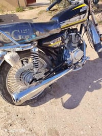 ماطور البيع 25نضافه كدام عينك رايدها 700وبيها مجال بسيط الشري يدخل خاص...