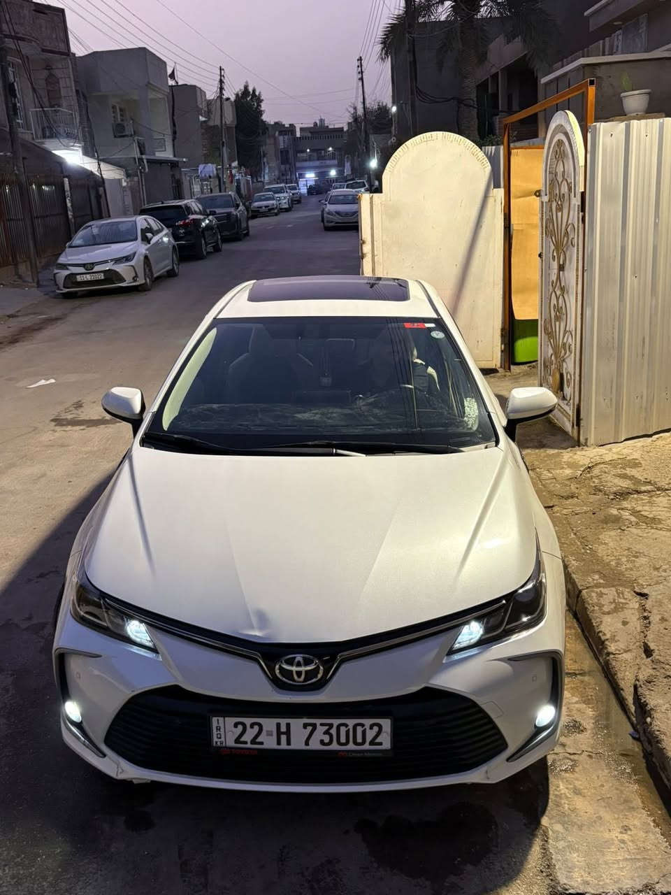 السلام عليكم من رخصت الادمن كورلا موديل 22 ساز  فول مواصفات السياره مكفول من الصبغ ول بارد فقط رصعه بل بنيد ول باب الخلفي مثل ما موضح بصور ماشيه 80 الف مكان سياره بغداد للبيع فقط السعر 170 بيها مجال بصيط 
***********
