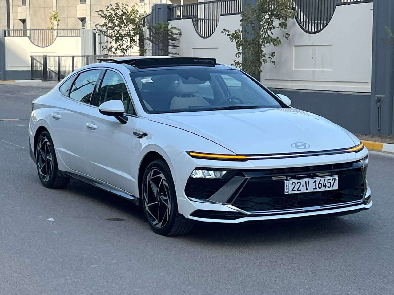 السلام عليكم
لبيع سوناتا 2024 وارد امريكي 
فول موصفات 
بانوراما 
ردار امامي 
رادار جانبي 
فول تحكم 
شفتات ستيران 
كراسي كهرباء 
كشنات حار 
تشغيل عن بعد 
بعد موصفات هواي 
حادث سياره موضاح بلصور تبدل جاملغ امامي باب سايق صبغ باب الخلفي جاملغ الخلفي بدون يرباك بدون شاصي ولغد مكفول 
سياره جاهزه الاخير بدون اي نقص 
ماشيه سياره 27 كليو 
رقم اربيل باسمي تحويل مباشر 
مكان سياره بغداد 
سعر الاستفسار فقط نتصل وساب 
***********
