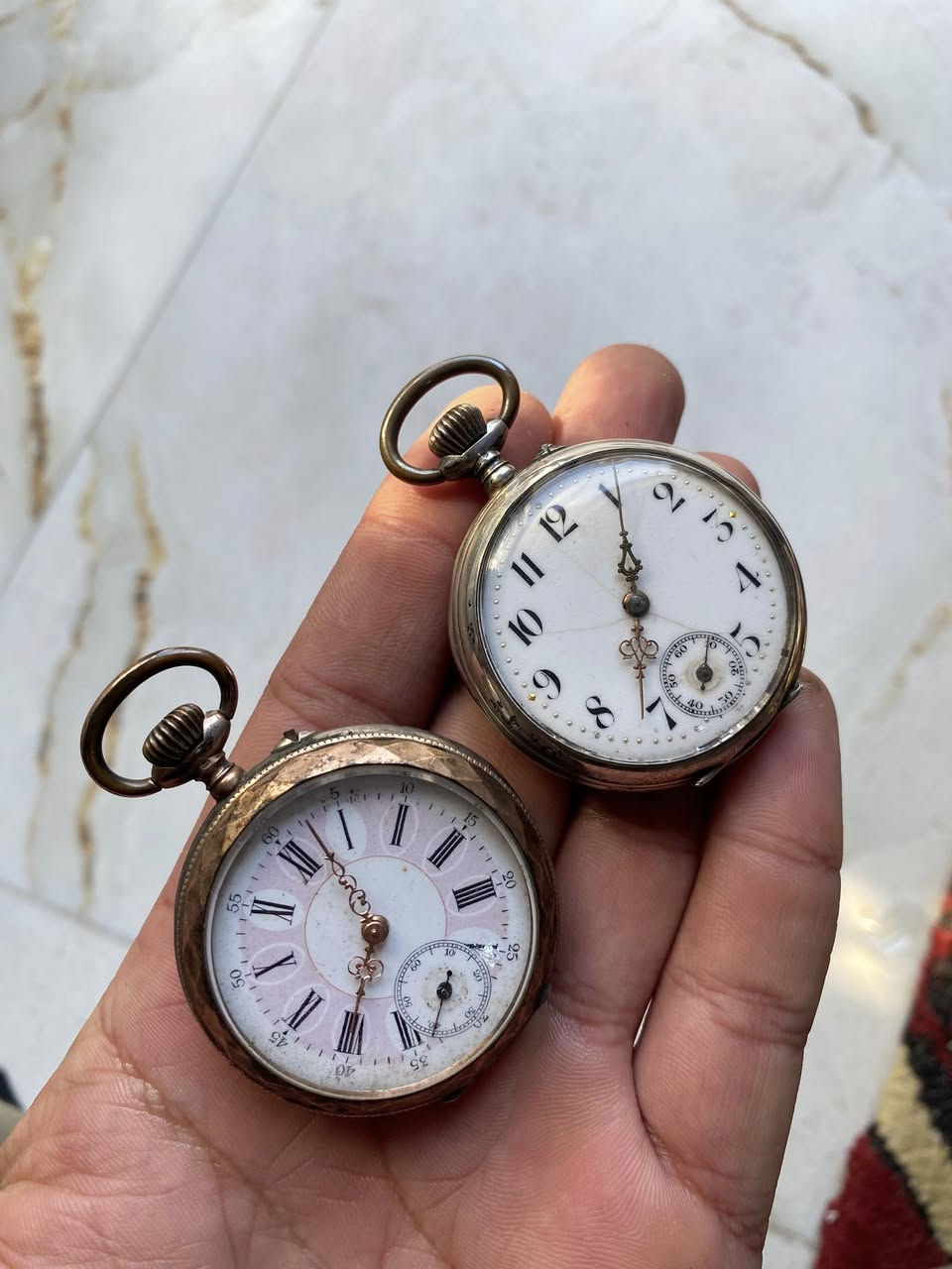 ساعات جيب فضه عيار 800 بالكامل  سعر 200 الف


**إذا كنت صاحب هذا الإعلان وتريد حذفه لأي سبب، رجاءا أرسل رسالة إلى الدعم الفني**