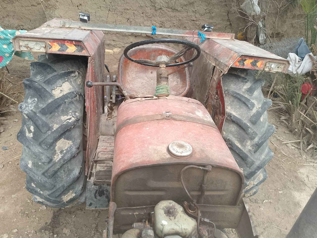 سلام عليكم عنتر للبيع 85رقم وسنوية بدون تحويل نكر سلف وياهه فدان وخرمش المكان ذي قار الإصلاح ***********
