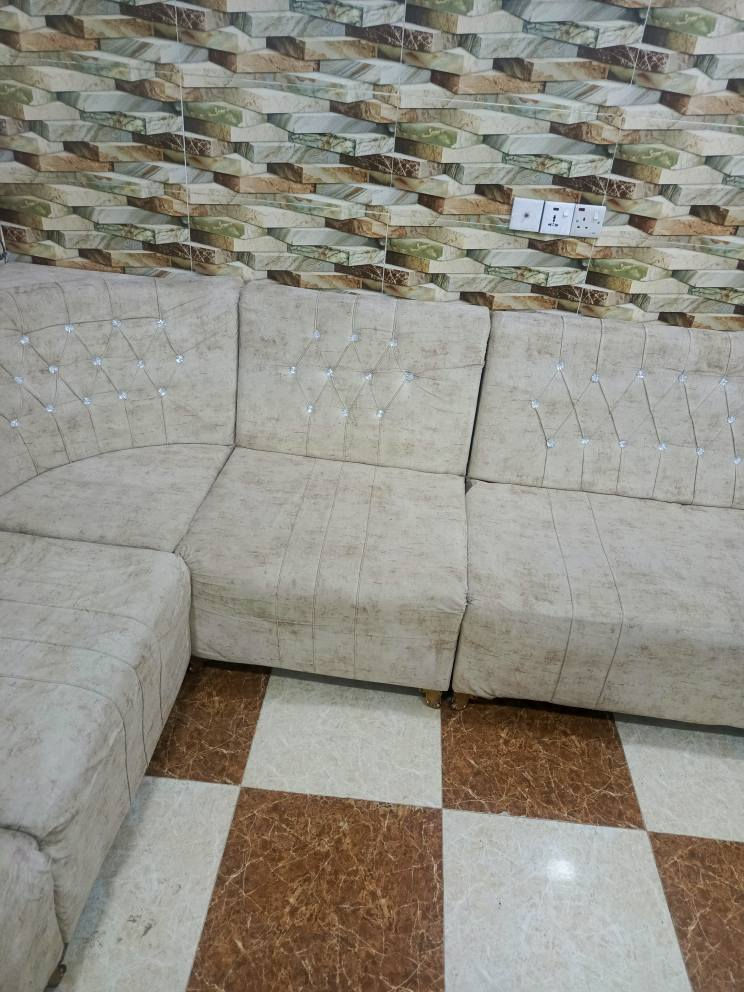 ديوان 7 أمتار نضيف كل عيب مابي سعره 145 الف شراي خابر *********** كركوك, العراق
