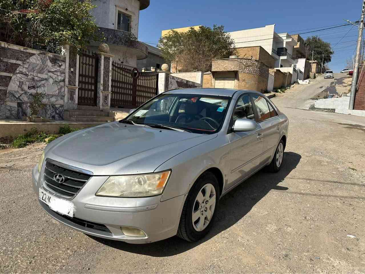 سوناتا 2009 
محرك 2400 كندي بيها قطعتين صبغ بدون دواخل 
سنوية ورقم جديد 
كشن كهرباء تحكم تحديد سرعه كير ومحرك مابي عيب تبريد وكهربائيات كلها شغال 
سعر 107 وبي مجال 
مكان سيارة كركوك 
*********** كركوك, العراق

