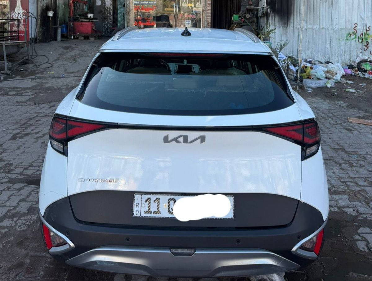 كيا سبورتج موديل ٢٤ خليجي ماشيه ١٩ الف رقم هاتف ***********
