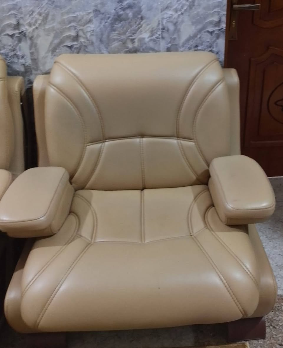 السلام عليكم
قنفات جلد درجة اولى للبيع 
الاستفسار ***********
مكان البصرة
