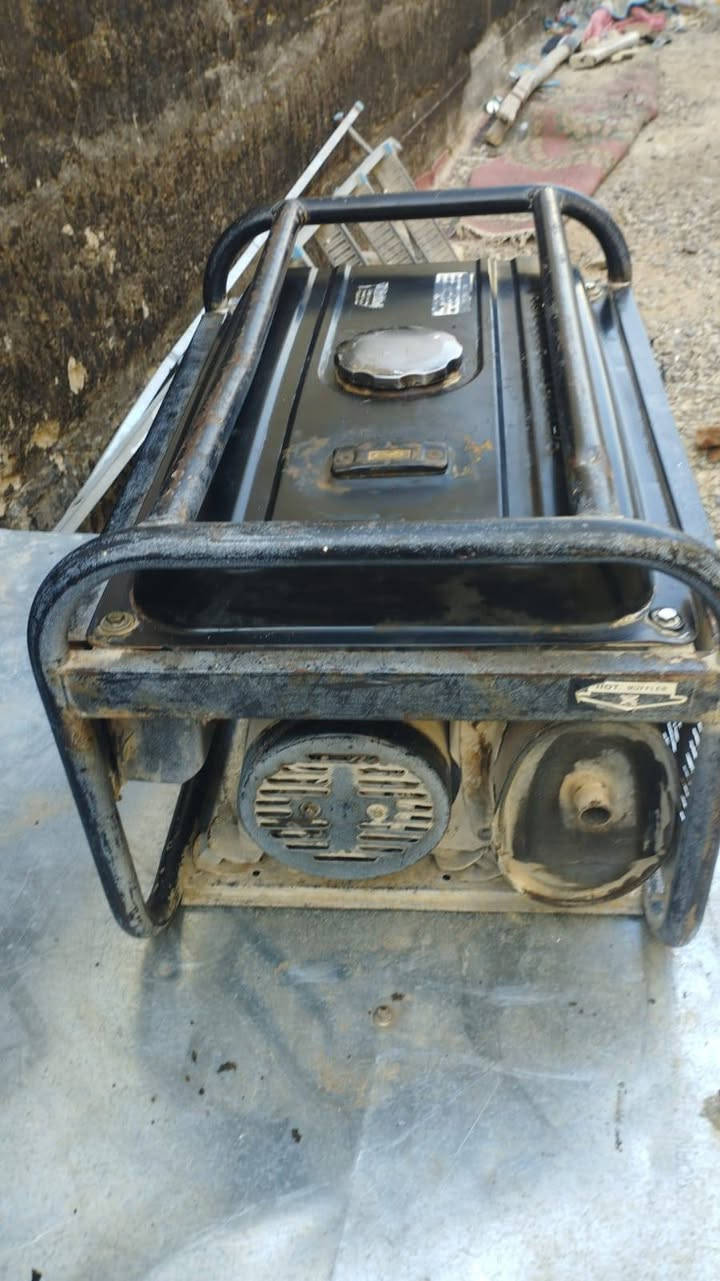 سلام عليكم غراض جديده مستعملات سبوعين الله شاهد جدد كلمن وسعره المولدات الوحده عله 60 قفل والدريلات كساره 60الواحد الكوسره 50 والوايرات سيمز اصلي  الله شاهد واحد 40متر وثنين20ب20. سعرهن  65وبيهن  مجال‏.وكراكه     ‪0781 842 7100‬‏ المكان النجف حي النداء قرب مجمع الميرات
