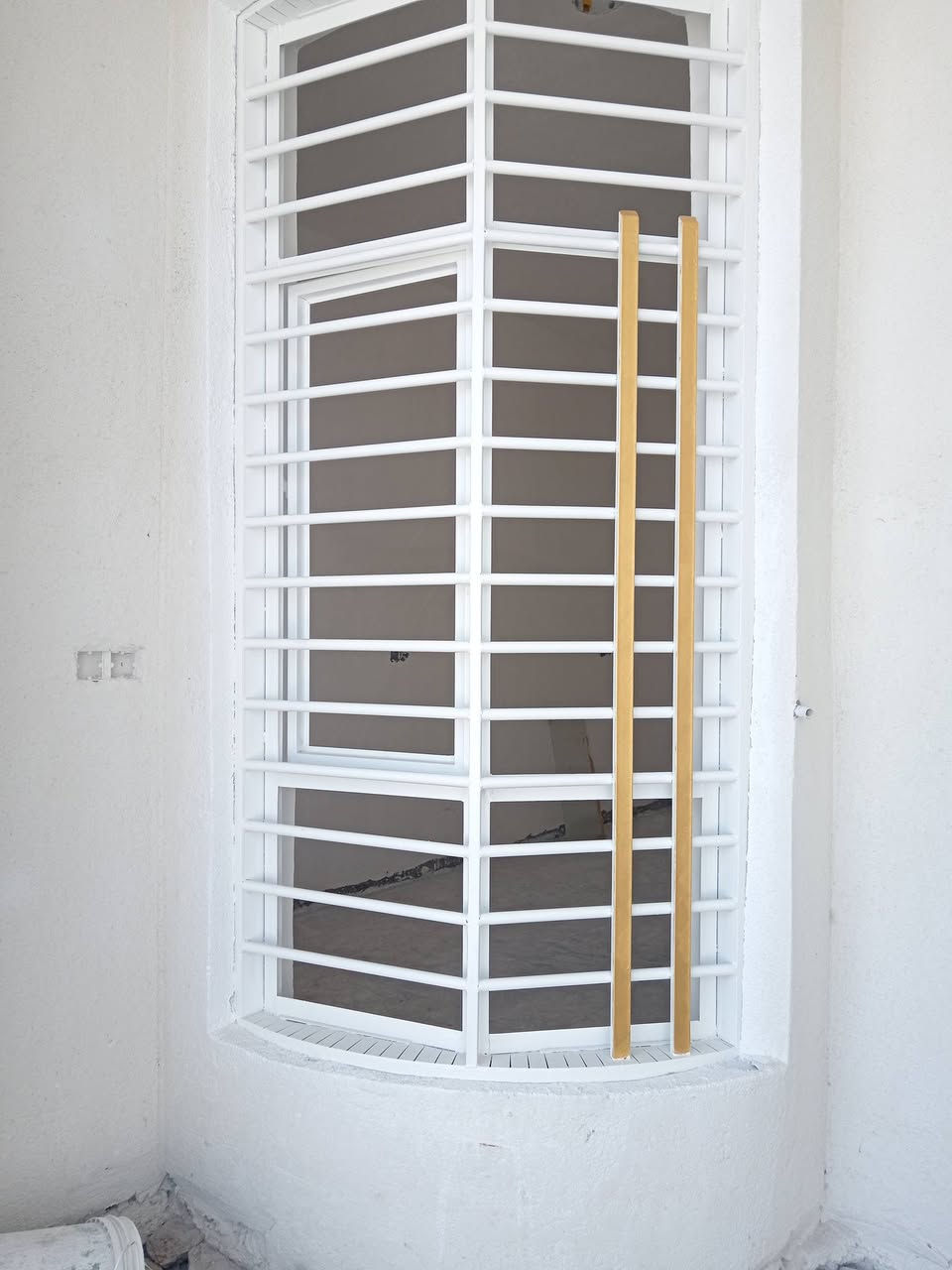 السلام عليكم صباغ شبابيك و بيبان و محجرات بنسب السعار التصال أو واتساب *********** رفع المنشور كلمت يا الله
