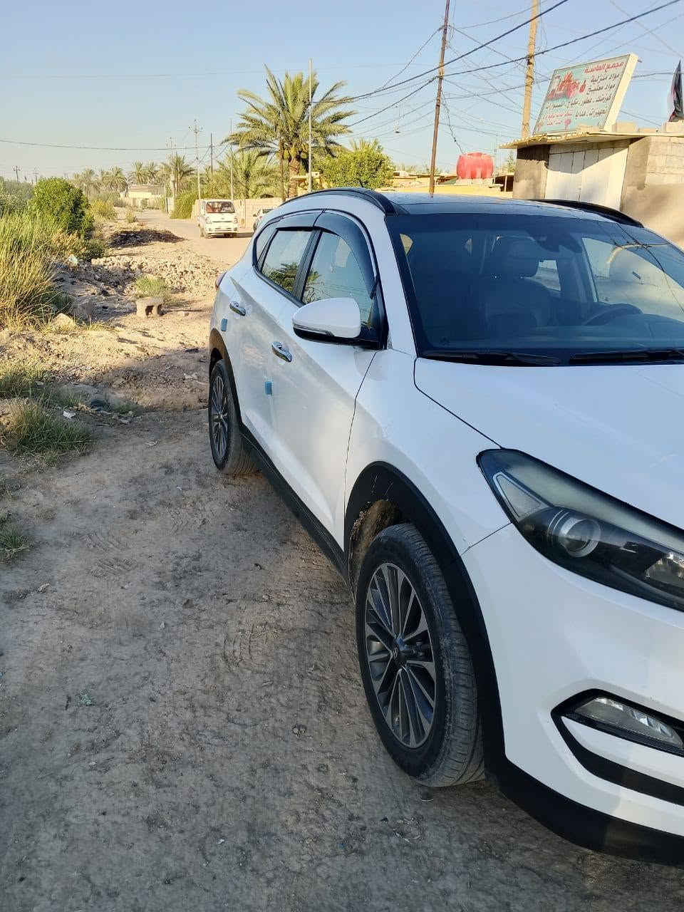 توسان ٢٠١٧ وارد امريكي
فول مواصفات عده الفتحه 
تحكمات ستيرن جهتين
شاشه+كاميرا خلفيه 
تدفئه ستيرن 
تدفئه كشنات 
فتحه بانوراما 
٣ وضعيات قيادة 
دفع رباعي
حداديه جديده 
محرك GDI 2.4
رقم اربيل دولي الجديد 
السيارة مال جناي 
السونار موضح كل تفاصيلها
السعر ١٣٠ وبيها مجال
للاتصال 
***********
الواتس 
***********
