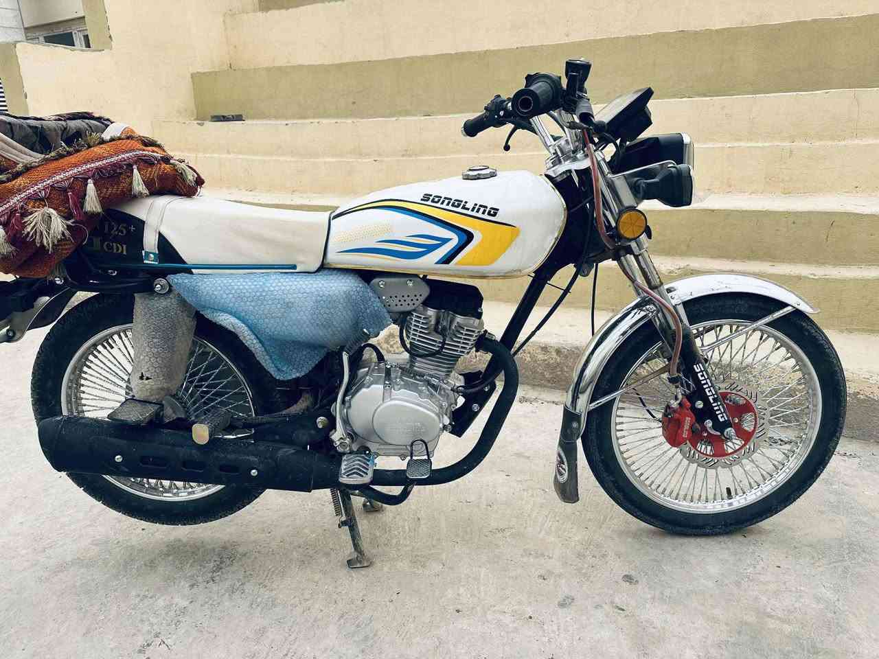 دراجة للبيع موديل 25 تايكر ماشية شي قليل السعر, 775             ***********
