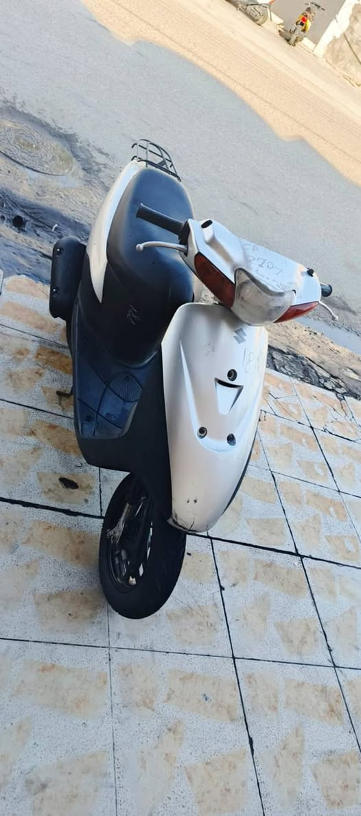 رياضي البيع وراق ابسمي دراجه كله شغاله سلف وهندر رايده اب 400 وأبيه مجال *********** مراسله واتساب
