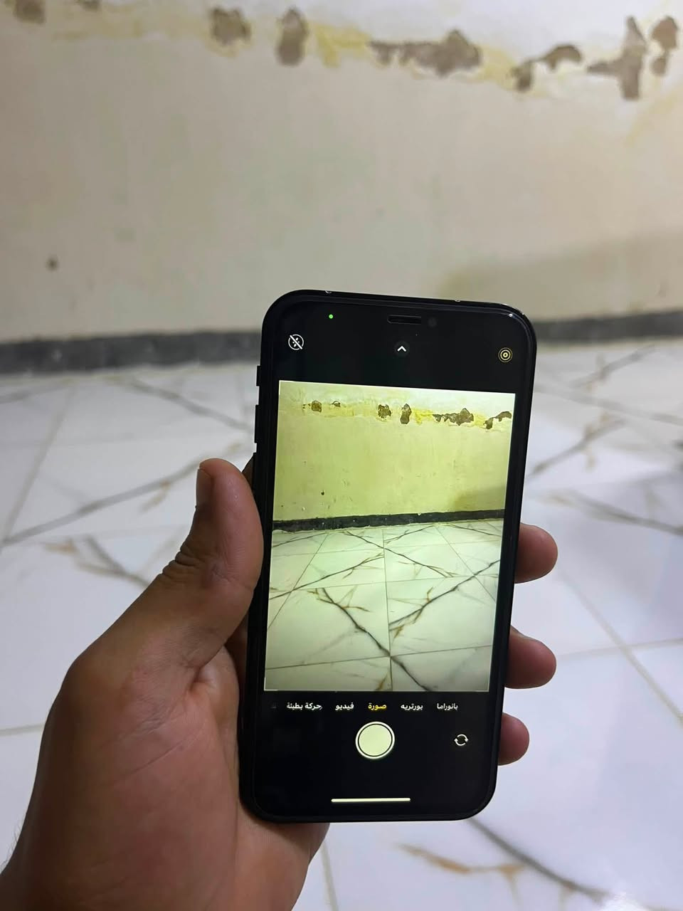 ايفون Xr
محور17 
دبل خط 
ذاكره 128
فقط بطاريه وكاله مبدل وضهر مثل ما موضح ب تصوير بي شوي كسر 
رايده ب180
او مراوس بايفون 
***********
