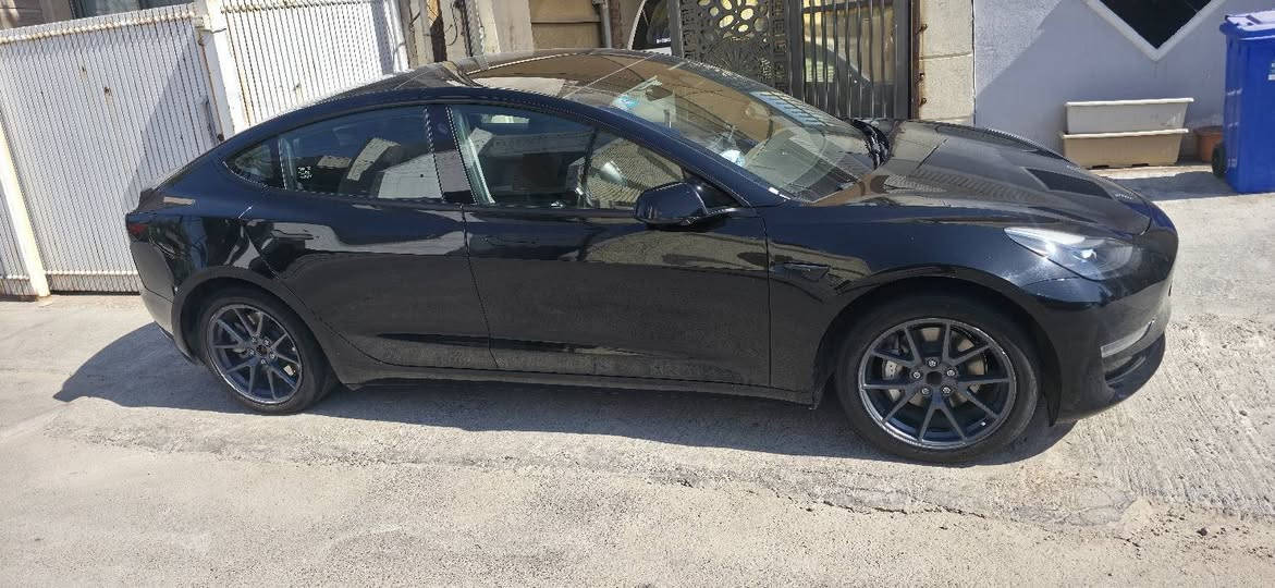 تسلا موديل 3 2023
للبيع فقط بدون مراوس 
ماشيه 30 الف كيلو قابل للزياده
تك ماطور السياره اونلاين محدثه اخر تحديث
حادثها جاملغ خلف السايق والباب الخلفي 
الباب مبدلها نفس الون والجاملغ مصلح ومصبوغ ( فقط الجاملغ مصبوغ)
وياها شاحنه 40 امبير ماركه فيري معروفه 
رقم بغداد 
السعر 165 ومجال بسيط جدا للشراي 
للاستفسار خاص او اتصال
***********
