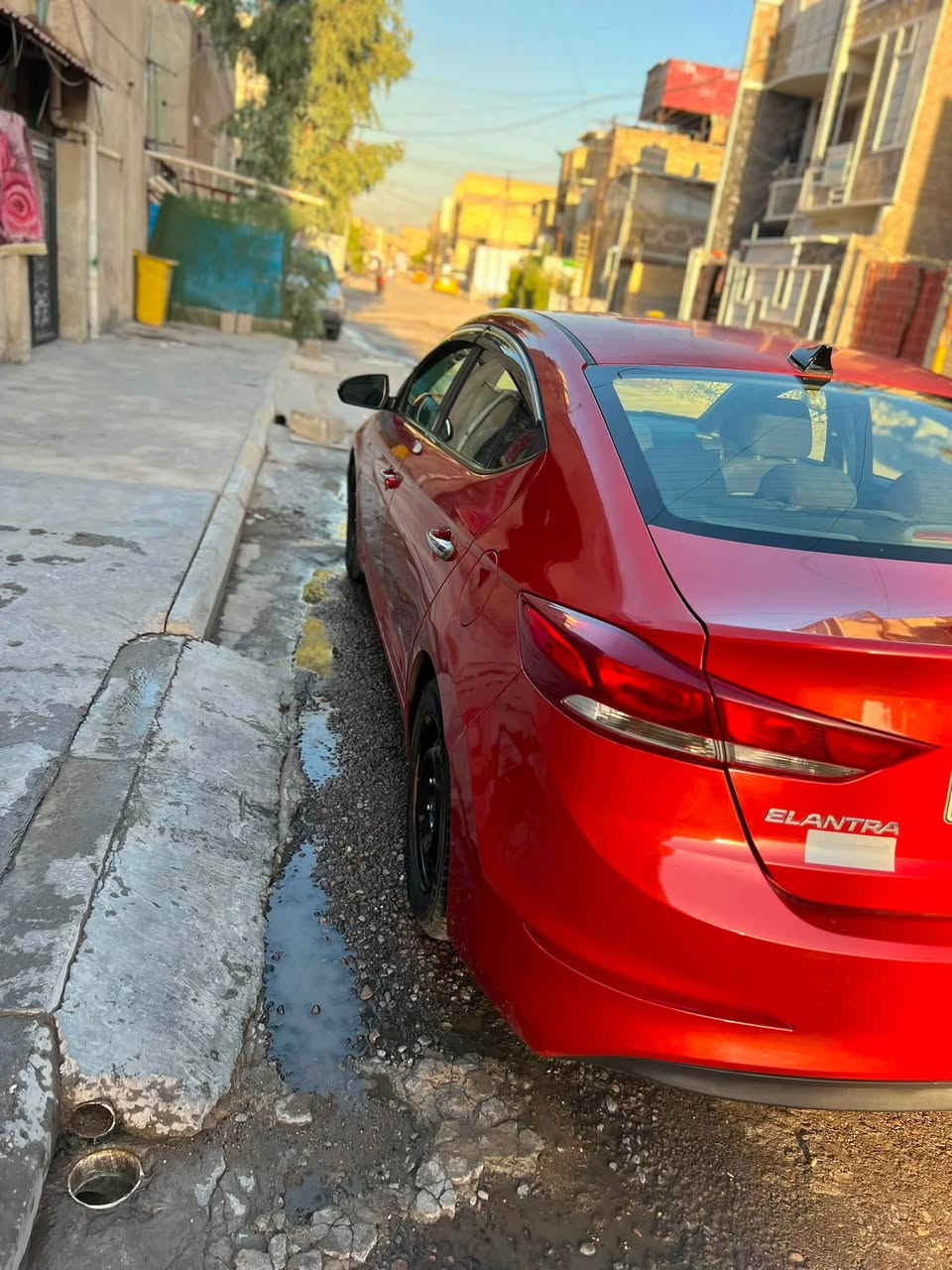 السلام عليكم انترا امريكي للبيع أربيل بسمي لون مشمشي حادث بابتين مال يسر سونار موجود مكينه بيه خيط تبخير سعر 105 مكان بغداد.للاستفسار ***********
