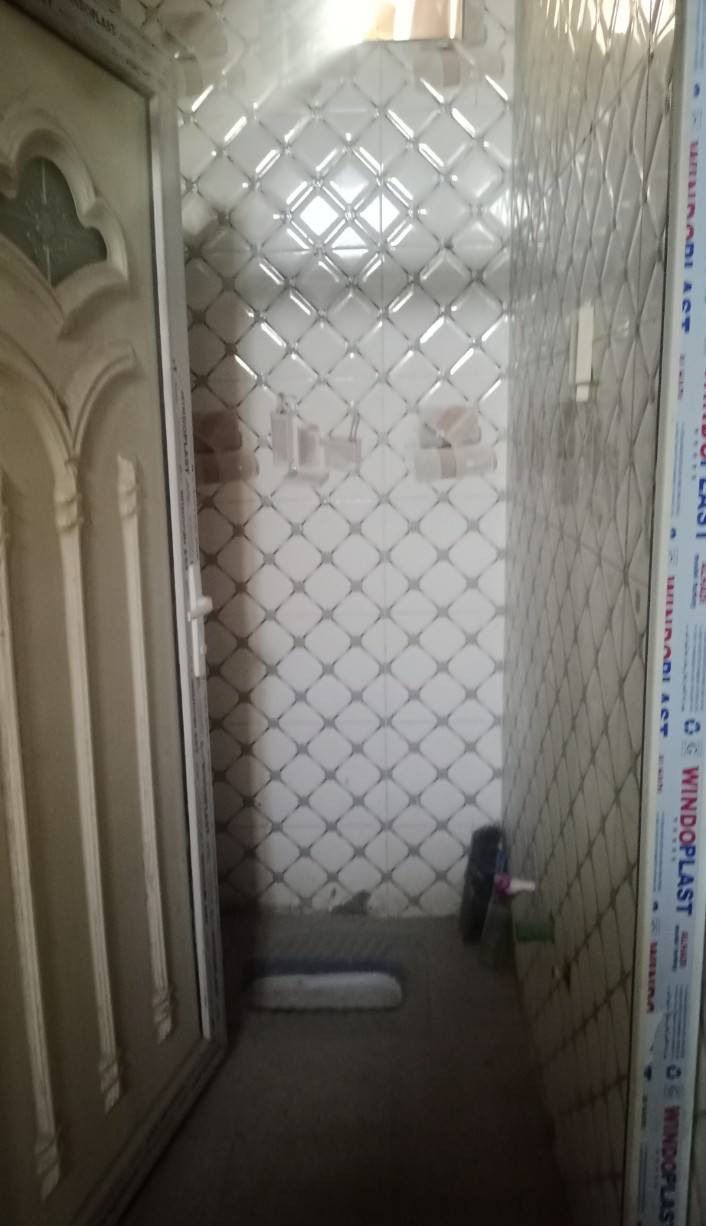 السلام عليكم ورحمة الله وبركاته مره خصت الدمن الكروب 
بيت ٢٠٠ متر  يحتوي على طابقين الطابق الرضي يحتوي على
 استقبال و مطبخ وغرف نوم عدد ٢  وصحيات عدد ٢ توليت وحمام منعزل اما اطبق الثاني يحتوي على ٤ غرف نوم  وصحيات عدد ١   / ٢ غرف  جاهزات/  و ٢ قيد العمل 
حالين ادار  لبيع 
العنوان //المعوقي الكماليه ارض  المرحوم ابو رشاد  الزراعي ولستفسار اكثر يرجا التصال على 
الهاتف  *********** متوفر واتساب
