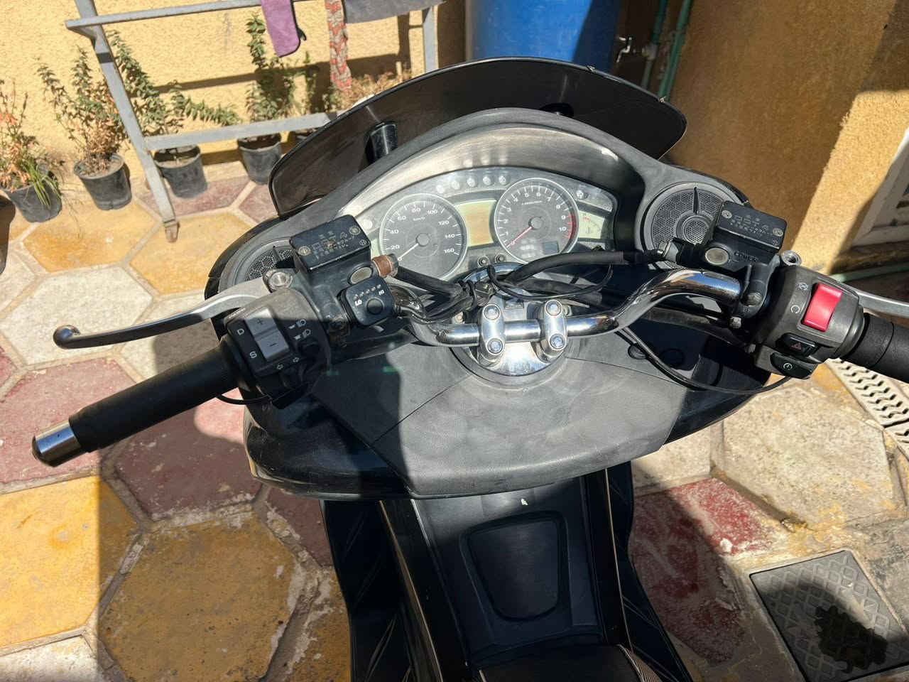 السلام عليكم 
فورزه 0/10للبيع مكينة بلاديه ما مفتوح منها برغي الكير مالها شغال تدفئة يدات حساس أستان الدراجة جاهزة بس نقصها التريشة الجوة اليسرة دراجة خير من الله فقط بيها صوت بل كلج ماماثر عل دراجة السعر مليون و200 وبيها مجال للطيبين مكاني بغداد جسر ديالى الجديد الكرغولية تواصل عل خاص 🤍


**إذا كنت صاحب هذا الإعلان وتريد حذفه لأي سبب، رجاءا أرسل رسالة إلى الدعم الفني**