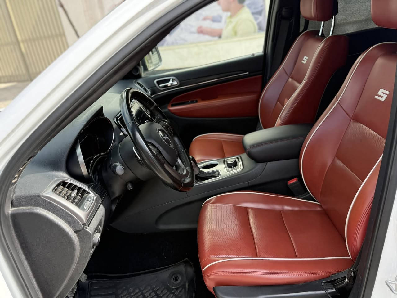 الوصف
جيب S 2020 بدون مراوس 
خليجيه ماشيه 45
السياره جديدة اي نقص مابيها
سونار موضح بل صور طخه خفيفه
بدون دواخل ايرباك
مكينه كير بلادي
صدر جديد
تخم تاير جديد
السعر 310
للاستفسار :***********
