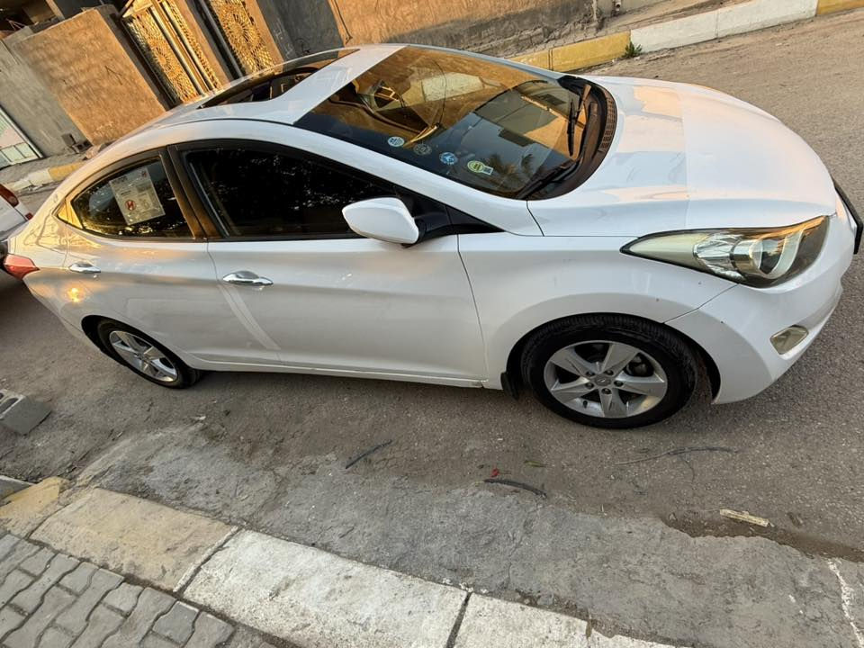 السلام عليكم 
الانترا 2013 خليجي
كير محرك مكفول 
محرك 1800
ماشيه 183km
فتحه سقف
مري شفط 
اشاير بل مري
تحكمات ستيرن صفحتين 
تدفئه تبريد
تخم تاير 
قاعدا فيتبم جديده
رقم بغداد جديد بسمي 
هزه جديده
سنويه ل29
سعر ب115 بيها مجال 
مكانها بعقوبه
هــ
***********
