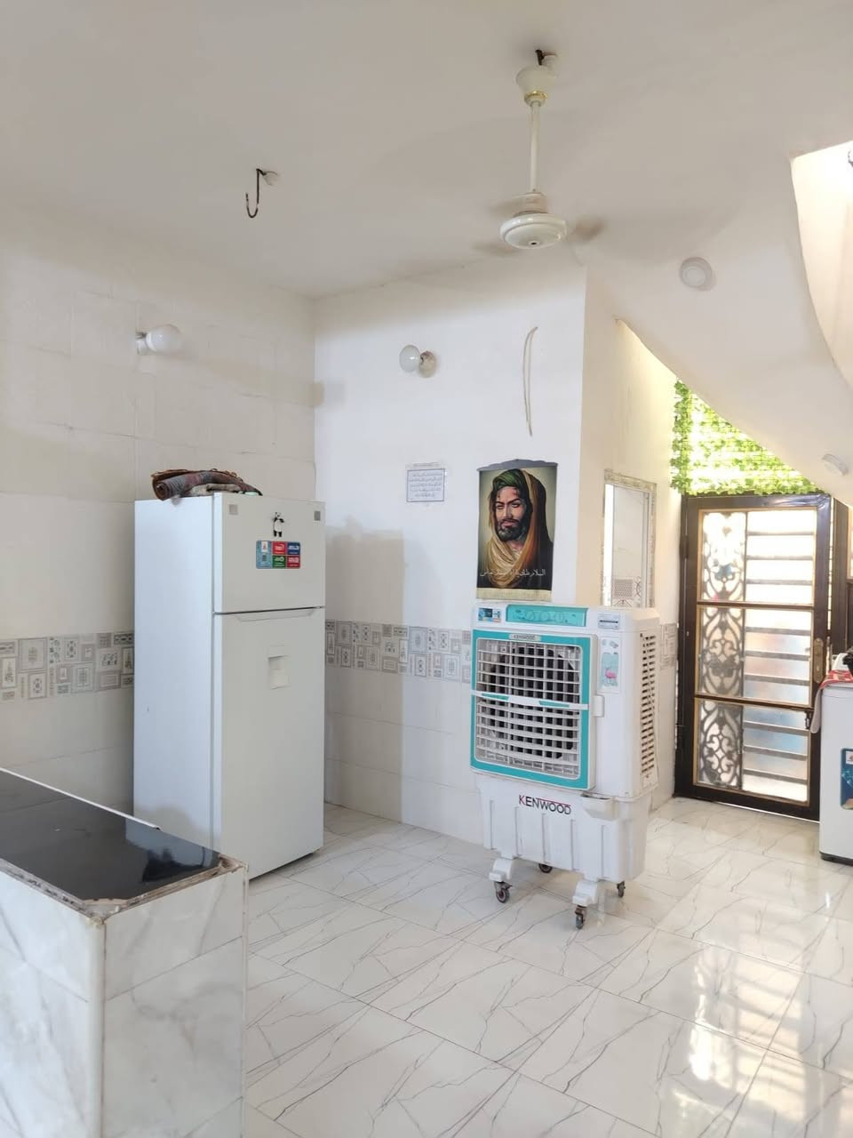 دار للبيع كربلاء البيوبيات شارع الودي 
100متر طابق واحد بناء طابوق جمهوري  درجة اولى الاساس  والسقف والدنك الخارجيه جميعها  صب كونكريت مسلح
يتكون من: استقبال ومطبخ وصاله وغرفة نوم وحمامات  خارجية وداخلية وطارمه ومنور
جنس الارض سند25
مكانه مرتب وقريب عن الامام بمسافه 2كم ونص تقريباً
يرهم مراوس ببيت مساحه اكبر 150متر او200متر
بلمناطق المطلوبه( حي الامامين -الحر،الصغير خلف اسواق برتقاله(حي الهادي)
حي الزهراء التي قرب شركه اليساري-حي الحجه
هذن المناطق يرهم مراوس وتنطون فرق
السعر 115بي مجال بسيط
راسلنا واتساب سيتم تحويلك لراعي الدار،مباشرتا ••لانستقبل اتصالات فقط واتساب وسيتم تحويل على صاحب العقار مباشر
 الواتساب : ‎0774 792 9882
