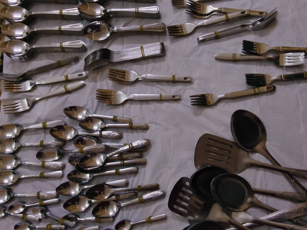 سلام عليكم حبايب هاي باله المانيه مال خواشيك وجطلات وجفاجير وجمجات وجميع ادوات المطبخ متوفره الحيب يحجز على صفحه ويكلي شيريد واني اثبت حجز واليحب توصيل موجود واليريد يجي موجود بسوق المحموديه اني


**إذا كنت صاحب هذا الإعلان وتريد حذفه لأي سبب، رجاءا أرسل رسالة إلى الدعم الفني**