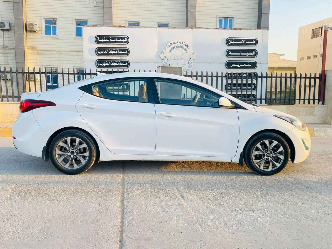 النترا 2016 للبيع وارد امريكي مكفولة كفالة عامة عده البنيد مبدل بدون دواخل محرك كير كفالة صدر امامي خلفي رقم اربيل بسمي سنوية 2028 والسونار مرفق مع الصور
المكان ديالى دلى عباس سراجق 
الاستفسار ***********
***********
