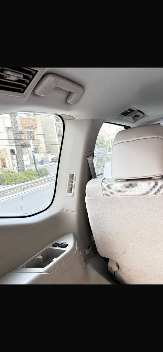 السلام عليكم.
لاند كروز VXبريم باب اول ام الحايه (كت لمتدد)فول مواصفات ١/١ 
رادار 
البوب شفط 
المقاعد كله تدفئه تبريد كله امامي وخلفي 
مقاعد كهربائية حته الصف الثالث 
2023 مكفوله كفاله عامه ماشيه 41
سعر 72$ وبيها مجال مكان بغداد 
لاستفسار .***********
