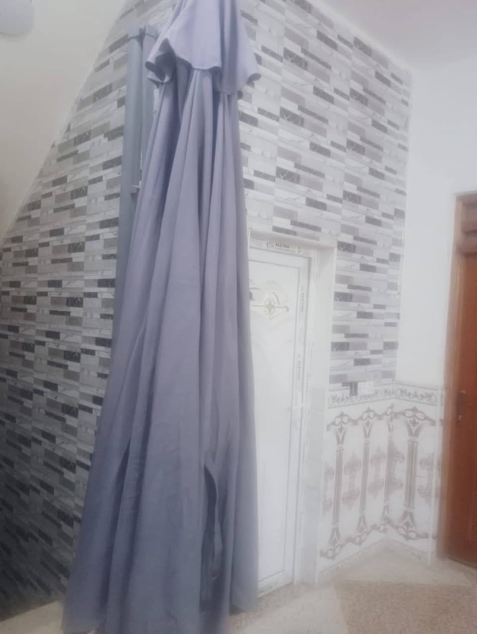 للبيع عرض 4 امتار 
طول 3 امتار 
للتواصل تصال ع رقم
 ‏‪0770 904 8512‬‏
