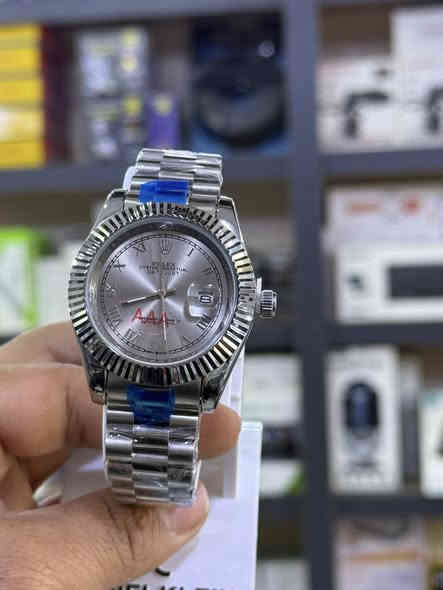 بعد السلام 
توفرت وجبة ساعات ⌚️ رجالي كوالتي عالي 
سير جلد +حديد 
مكتب جاسم للموبايل 
العنوان -ناحية -الزاب -قرية -شميط -محلات الحجاجي 
#جاسم***********
