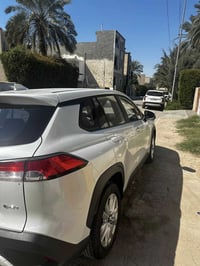 كورلا كروس 2025 هايبرد كورلا كروس 2025 هايبرد   ماشية 7,700km  بحالة ا...