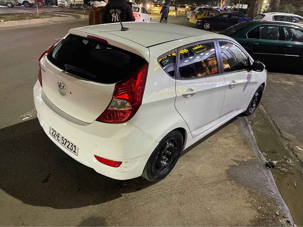 يالله 
هيونداي اكسنت 2017 
حجم المحرك ccm1600
رقم اربيل باسم عربي صديقي 
بيها صبغ بنيد وجاملغ 
بدون اي دواخل 
شواصي لغود كله سليم 
تبريد ثلج 
صدر جيد 
محرك كير تمام 
رقم وهزه وسنويه كله جديد 
السعر ٨٩ مجال بسيط جدا 

مكاني غزاليه 
*********** بغداد, العراق
