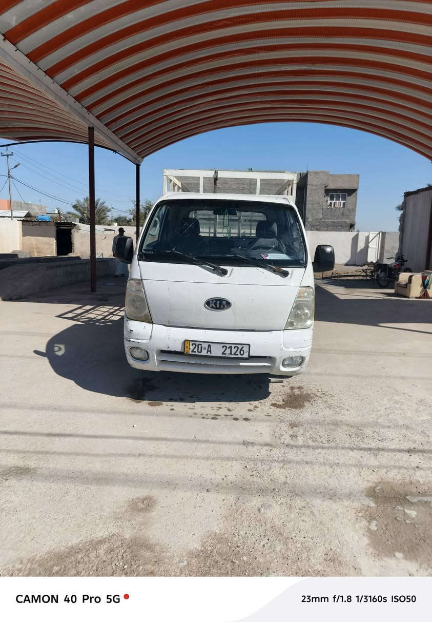 سلام عليكم
كية للبيع موديل ٢٠٠٦ 
باسمي رقم دولي مشروع وطني تحويل ثاني يوم 
سنوية صالحة ل٢٠٣٠ 
مكينة نضيفة 
للبيع او المراوس بكية ٢٠٢٠ وفوگ 
للاستفسار اتصل 
***********
