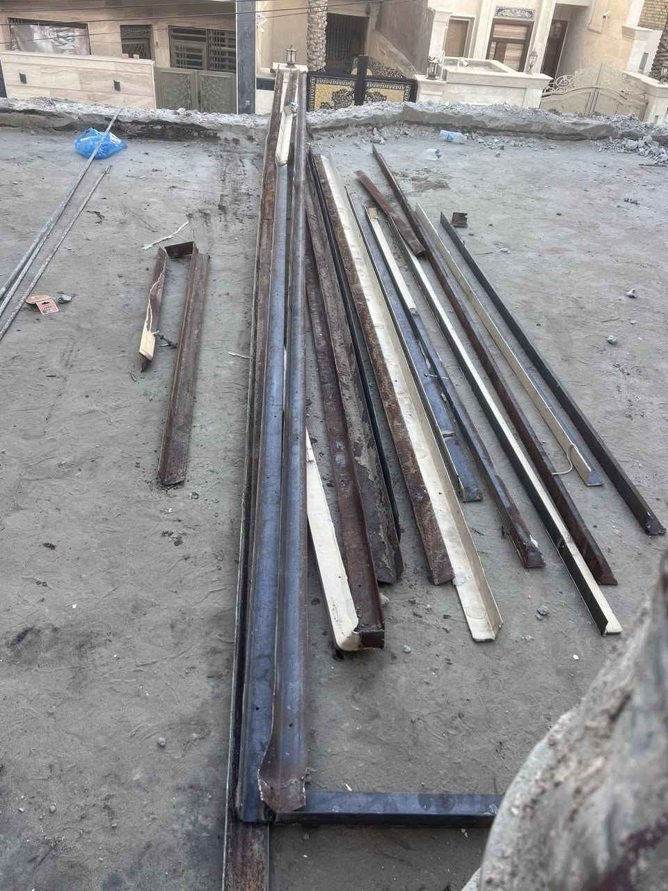 زاويه طول ٦ عدد ٣
زاويه طول ٣ عدد ٦ 
طول ٢ونص 5
 
مكان بغداد جميله 
***********
