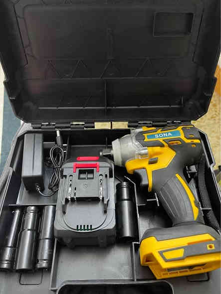 متوفرات 
توصيل 5 الاف 
دريل لقمة وياه لقم عدد 4
سعره 35 الف
والعده 10 الف
رقم الهاتف *********** البصرة
