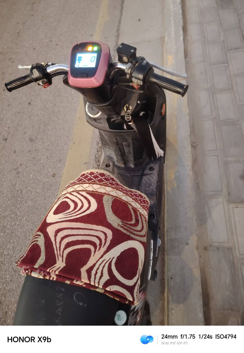 بوليس مسطره شهر من طالعه من المعرض دراج بعدهي جديده شوفت عيونكم رايده 900وبيها مجال متاوزي  رقمي ***********
